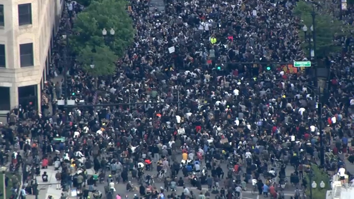 Chicago Looting, Protests Hundreds Protest in Uptown, CTA and Metra