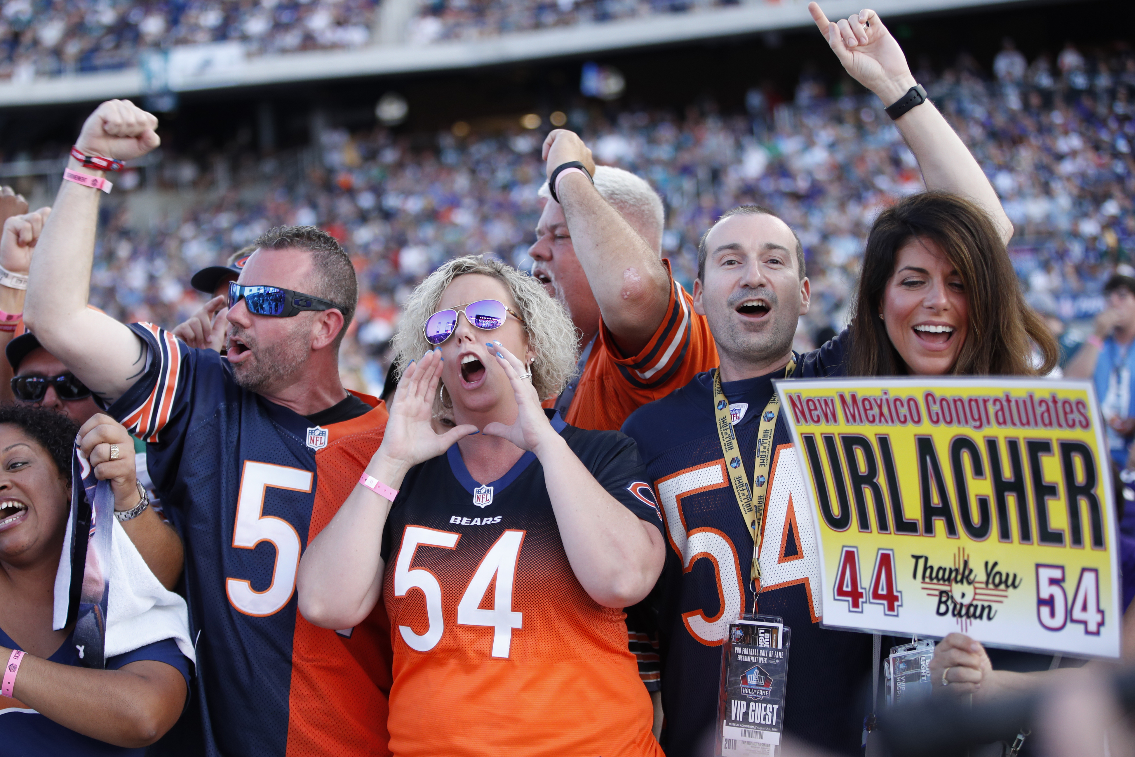 Urlacher tabs Babich as Hall of Fame presenter