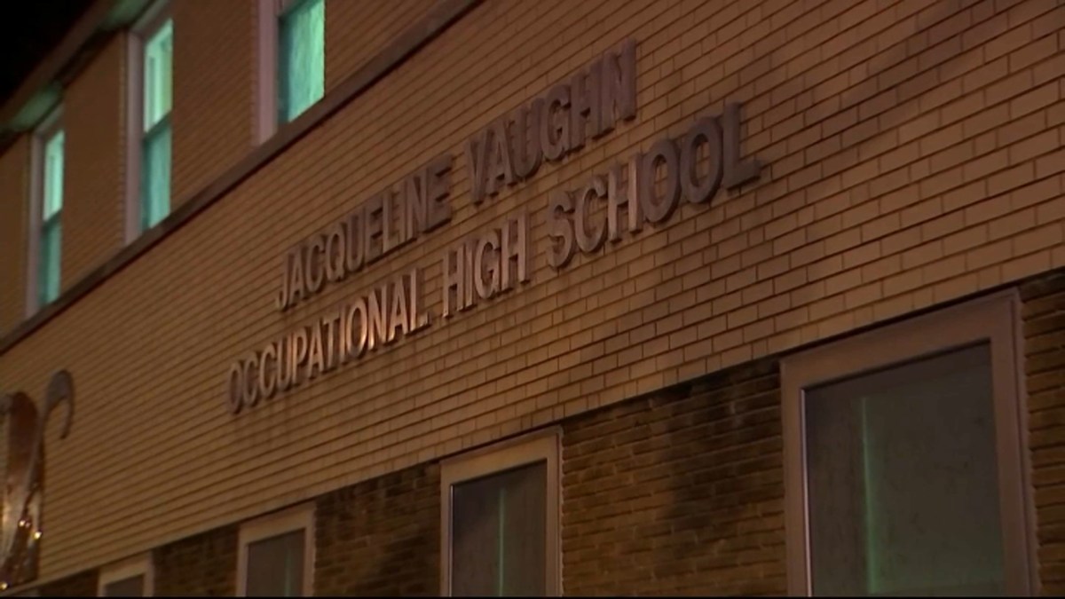 Chicago Public Schools Employee 6th Coronavirus Patient in Illinois