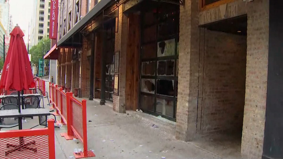 Morning Reveals Devastation in Chicago After Businesses Damaged