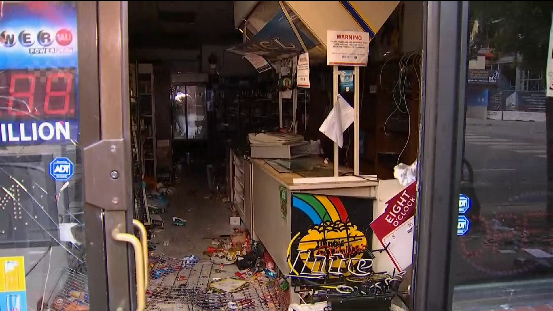 See What Chicago Michigan Avenue Looks Like After Night Of Destruction Following Protests Nbc Chicago