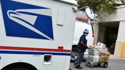 Durbin Asks DOJ to Keep Mail Carriers Safe