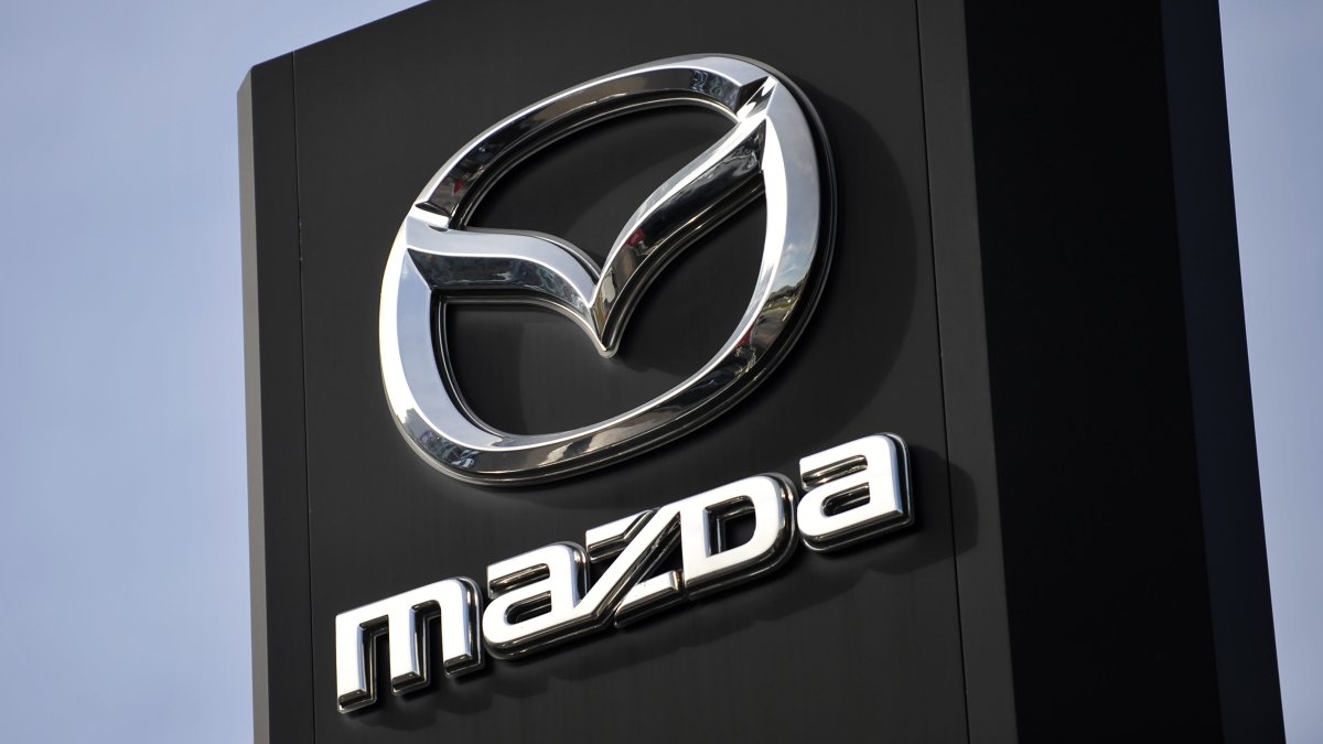 Tech Trends Mazda to Give Away Cars to First Responders, Healthcare