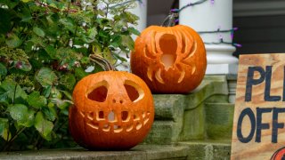 NEW YORK, NEW YORK – OCTOBER 28: A home in Ditmas Park, Flatbush in Brooklyn is decorated with skeletons, scarecrows, clowns. skulls, Jack-o’-lanterns and pumpkins in celebration of Halloween on October 28, 2020 in New York City. Many Halloween events have been canceled or adjusted with additional safety measures due to the ongoing coronavirus (COVID-19) pandemic. (Photo by Roy Rochlin/Getty Images)
