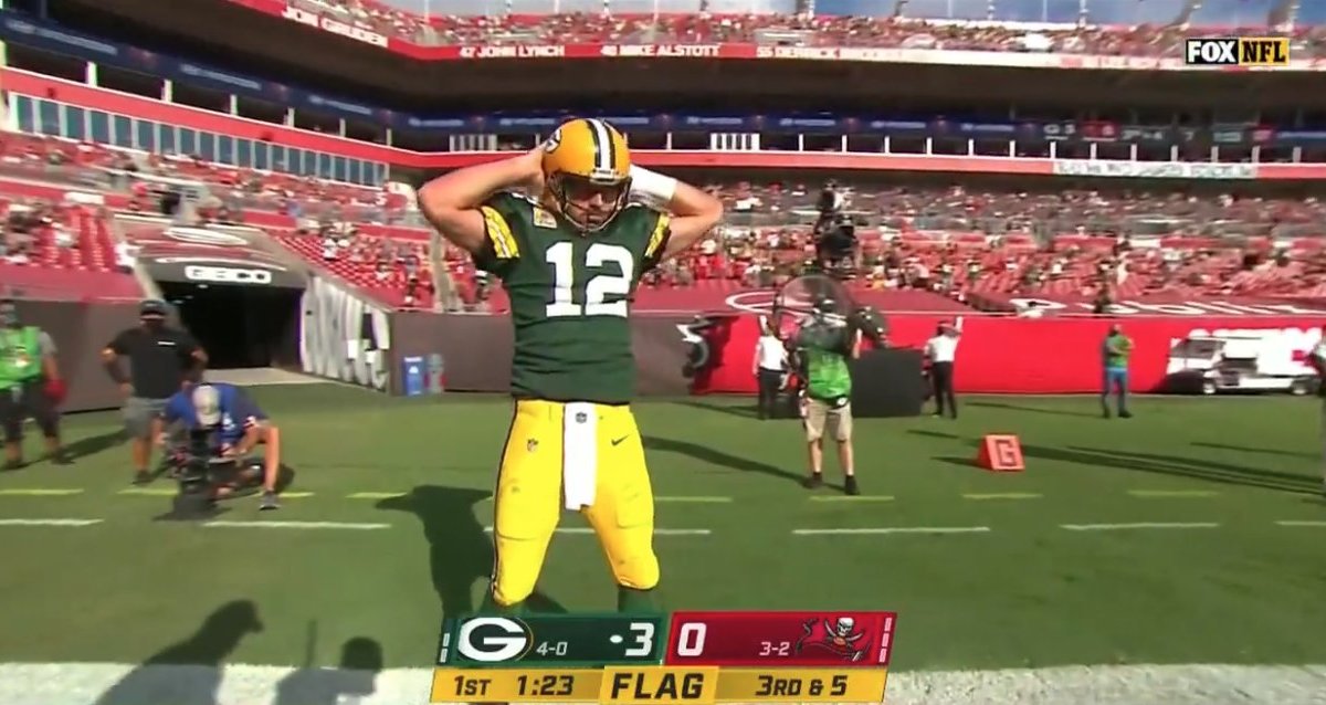 Aaron Rodgers Breaks Out The Hingle Mccringleberry Touchdown Celebration Nbc Chicago 