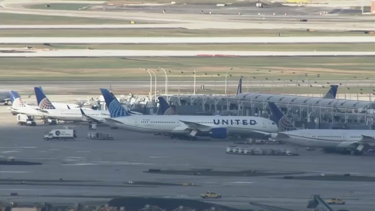 ‘Frightening:’ United Passenger Recounts Emergency Landing at O’Hare ...