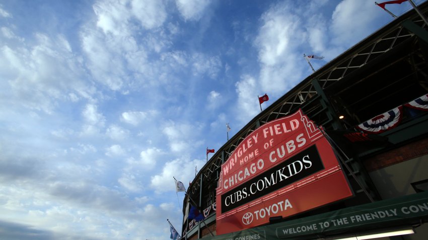 City Expands Call Center Operations For United Center Vaccination Site Nbc Chicago