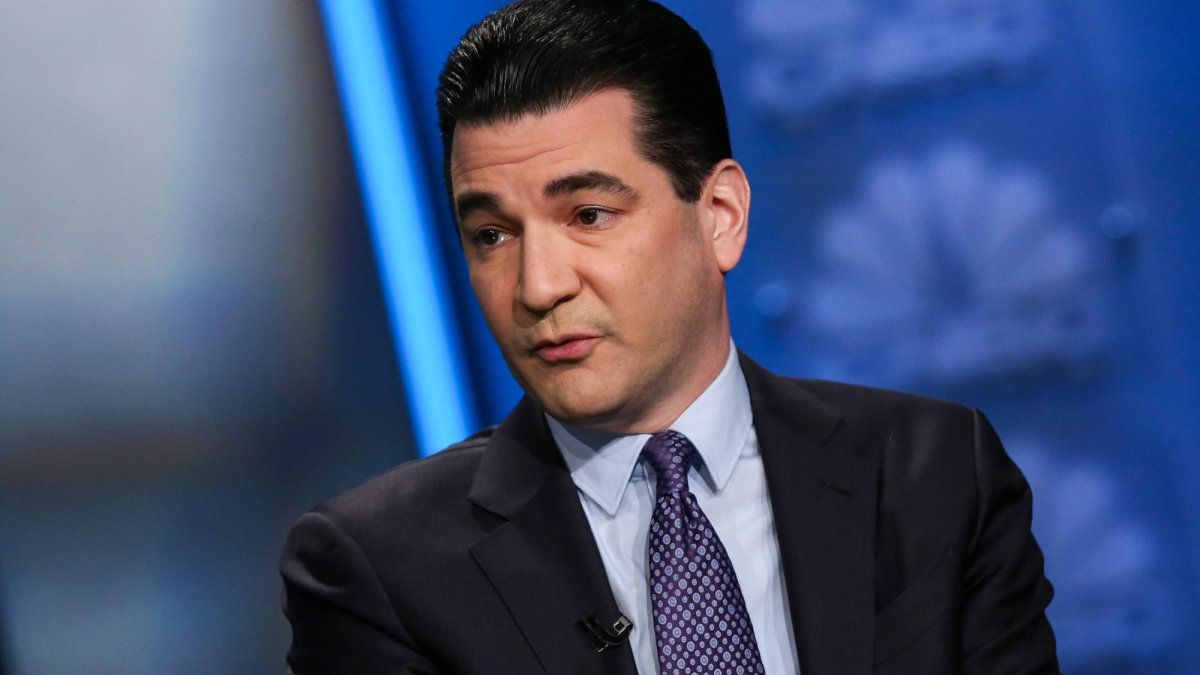 Pfizer Director Dr. Scott Gottlieb: Shots for Kids Under 5 Delayed Due to Low Covid Cases in Trial - Vimarsana News