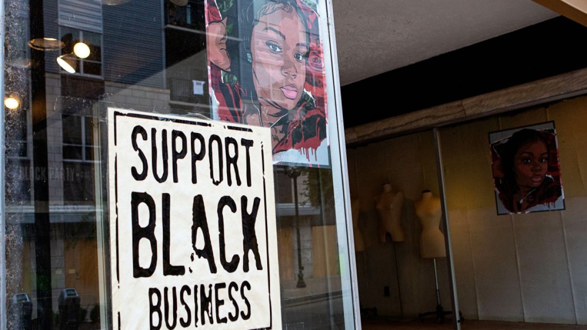 Chicago Launches ‘Black Shop Friday’ Initiative After Thanksgiving