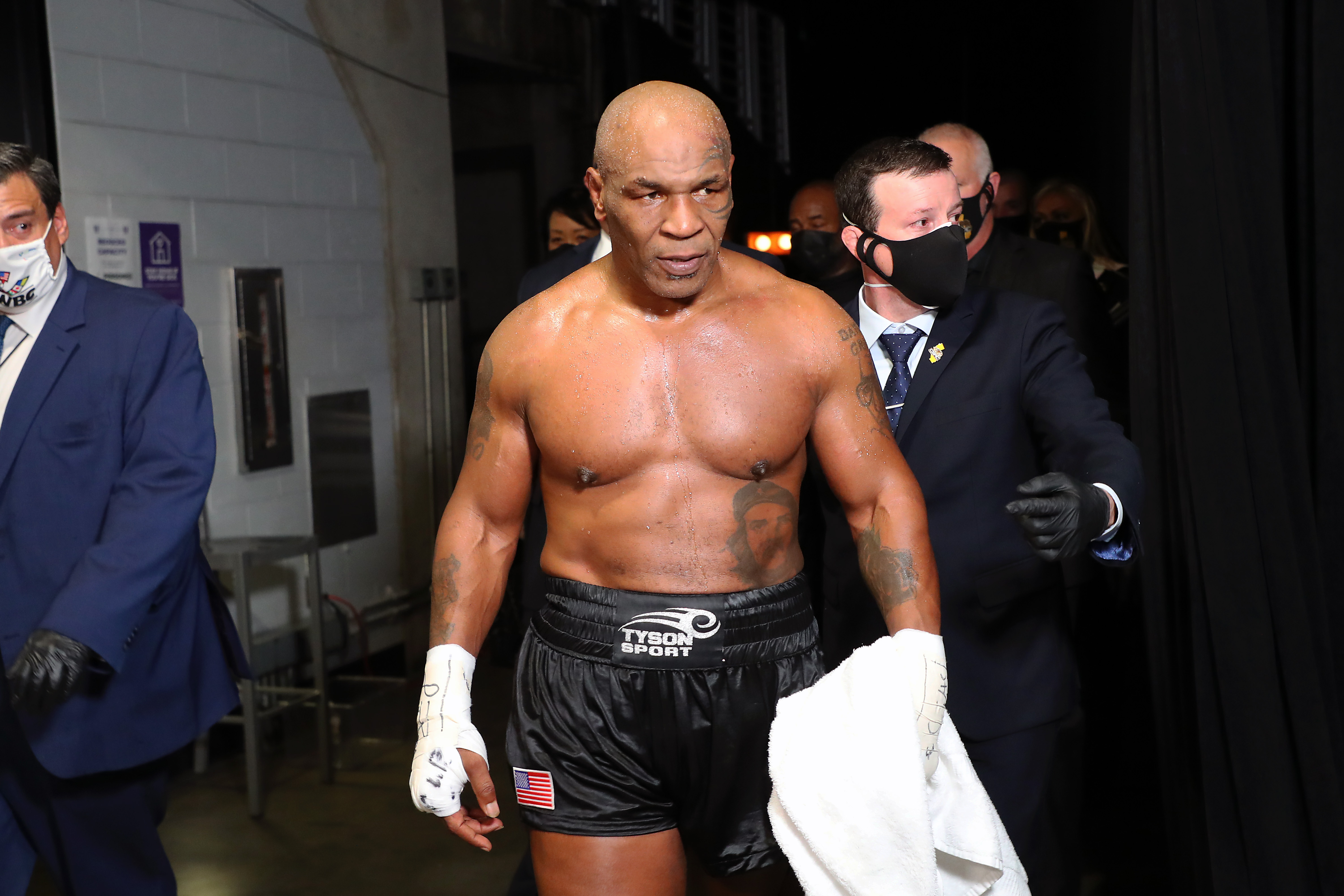 Mike Tyson Returns to Ring, Draws in Exhibition With Jones – NBC Chicago