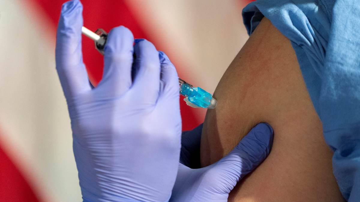 Vaccination for resumption at suburban hospital after discontinuation due to side effects – NBC Chicago