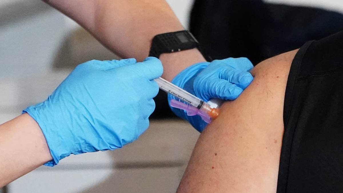 Chicago Health Care Providers May Begin Next Modified COVID-19 Vaccination Phase – NBC Chicago