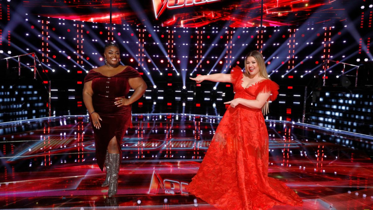 Des Singer Los Angeles Singer Desz Lands in the Top 5 on ‘The Voice’ – NBC Chicago
