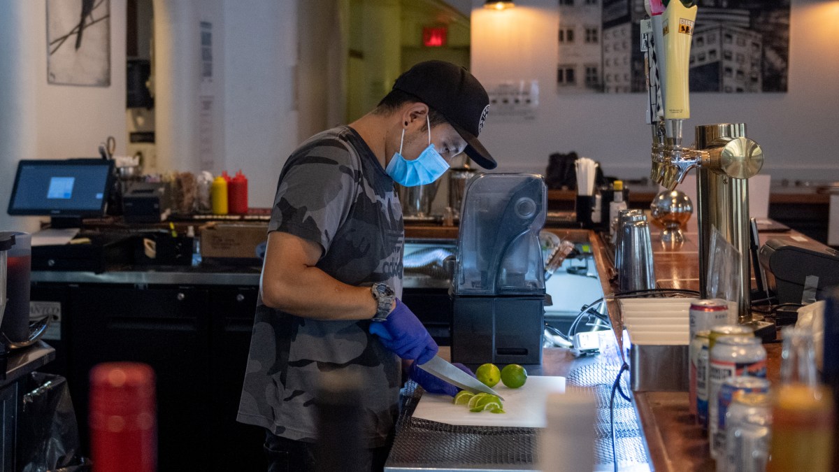 Illinois Region Becomes First to Return to Tier 1, CV Indoor Dining Room – NBC Chicago