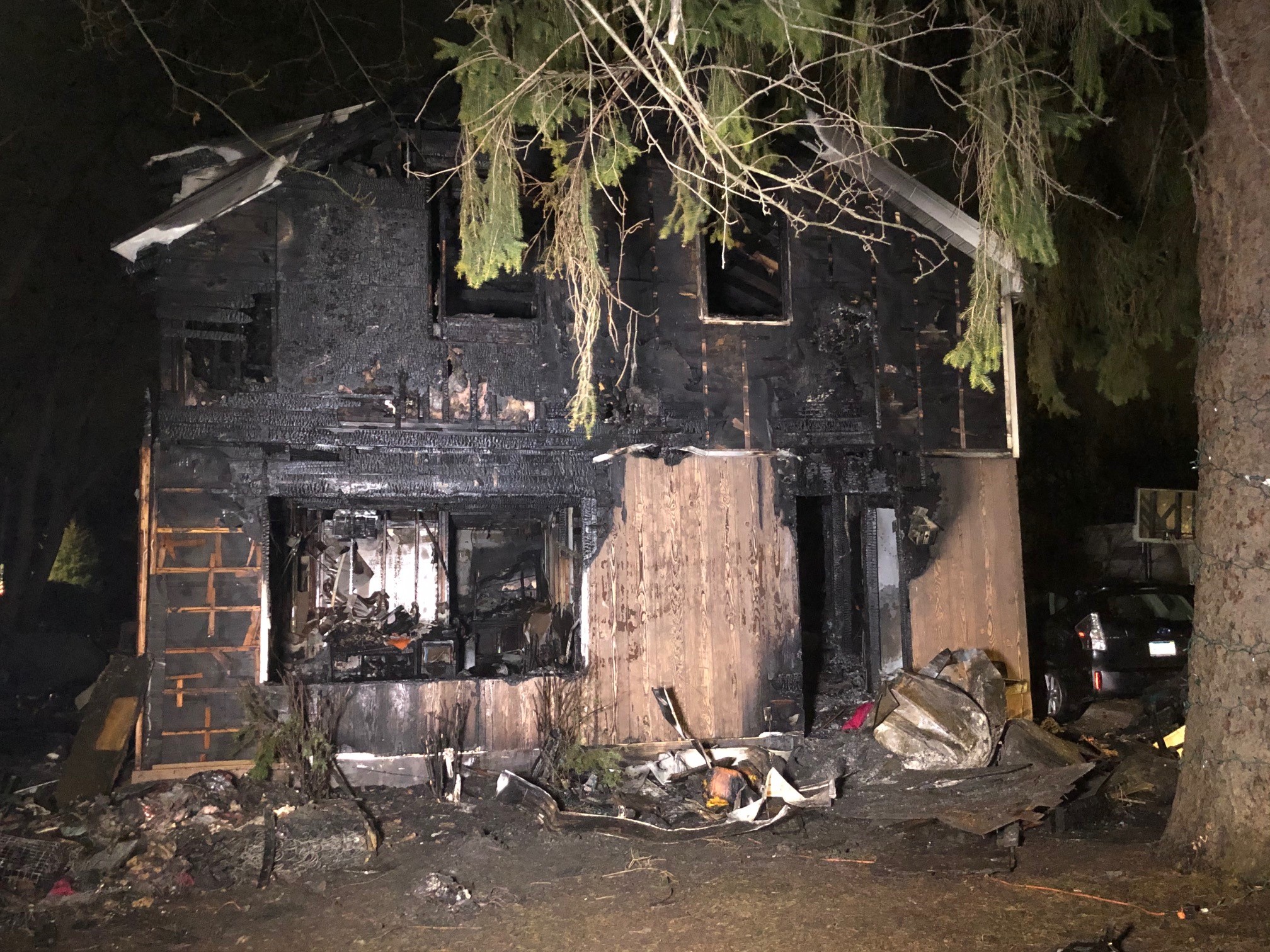 2 Children Killed, 4 People Hurt as Fire Blazes Through Ingleside Home