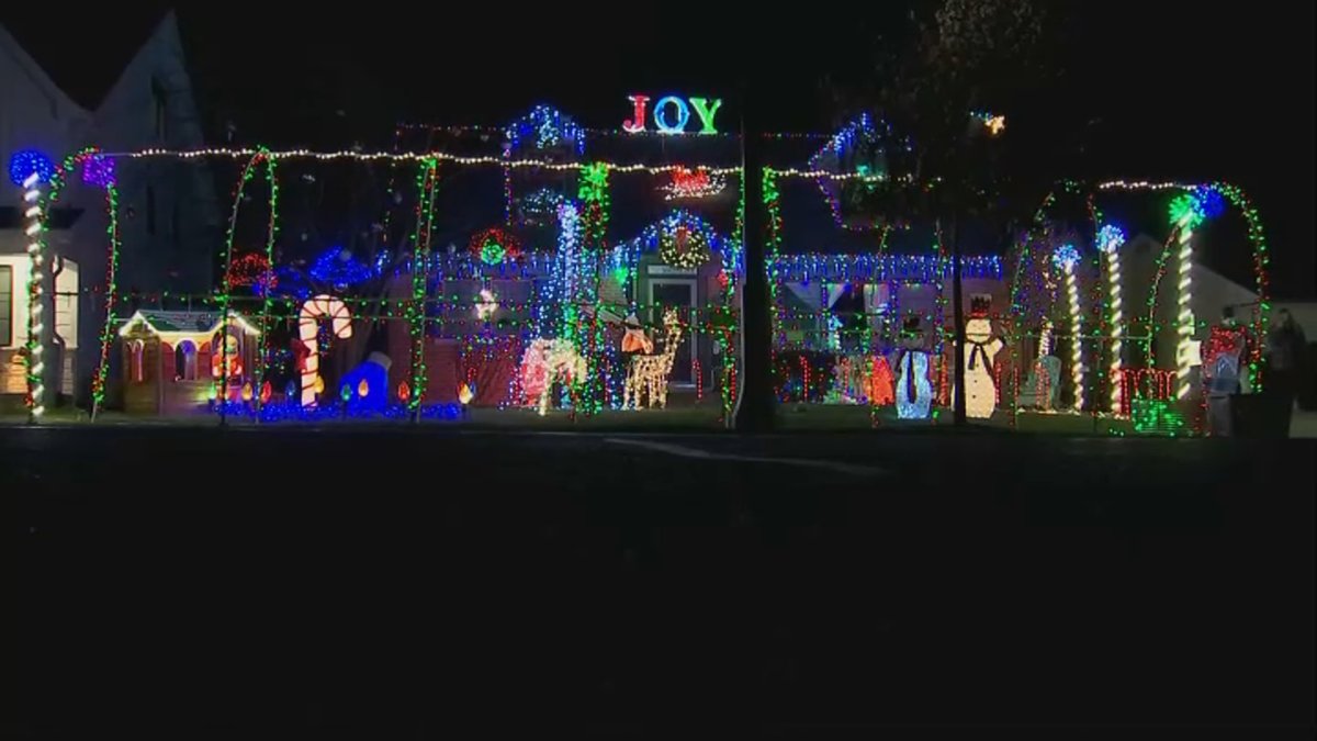 Christmas Light Displays Northwest Indiana 2022 Lagrange Family Supports Food Pantries With Holiday Lights Display – Nbc  Chicago