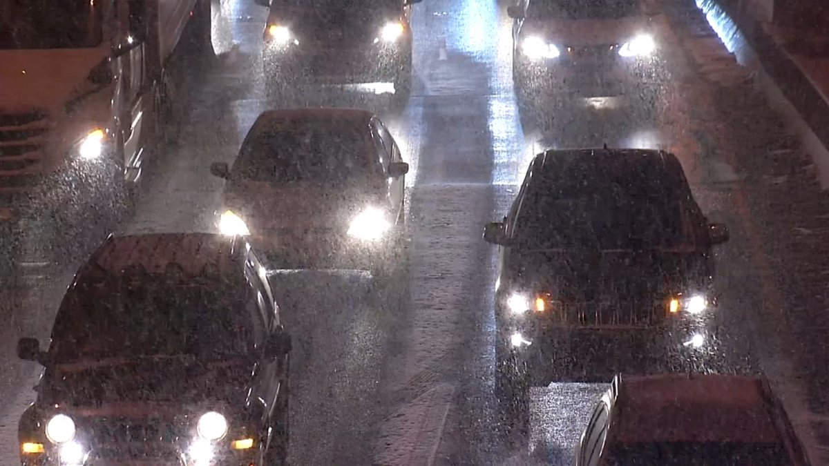 Why Tuesday’s winter storm in Chicago area could make travel so hazar...