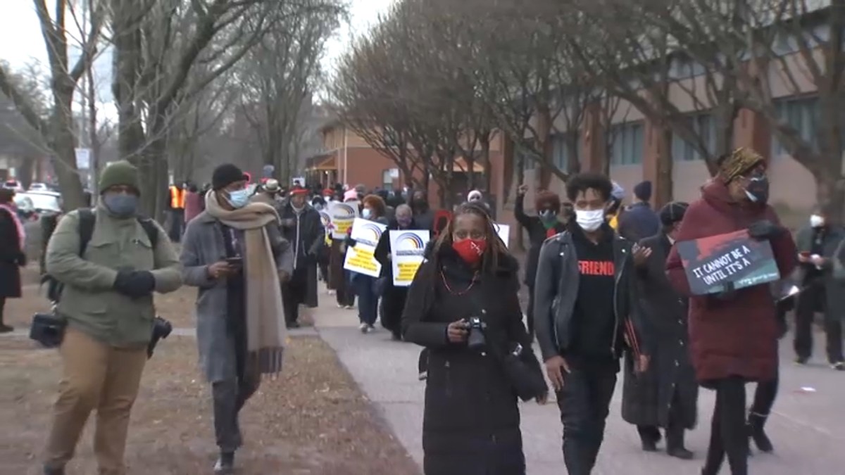 Rally Outside Chicago Police Headquarters Supports Anjanette Young - Vimarsana News