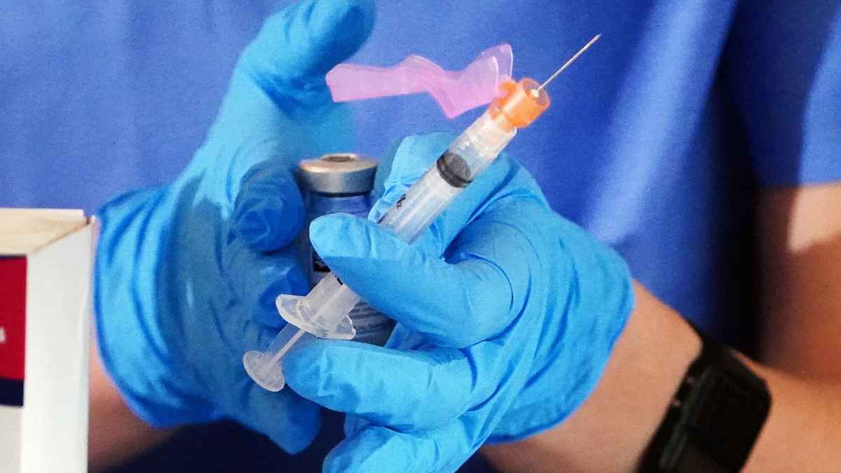Lightfoot, Chicago's Top Doctor to Update on COVID-19 Vaccinations as City Prepares to Vaccinate Residents 65 and Older - Vimarsana News