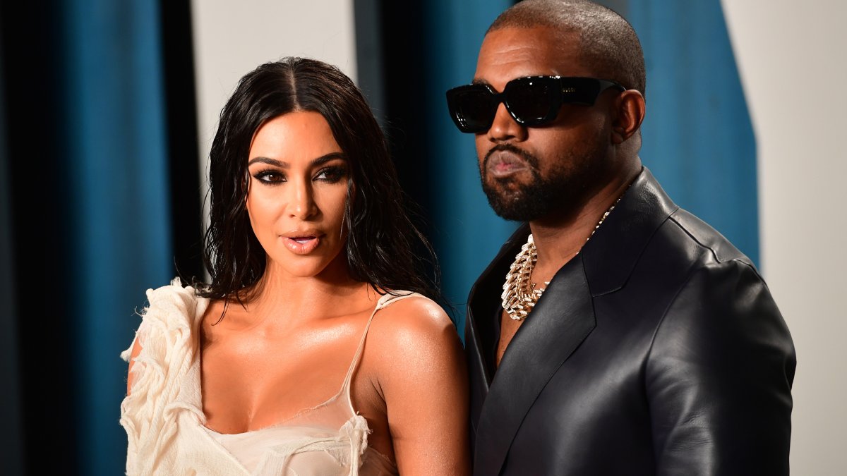 Kanye West Apologizes to Kim Kardashian for "Any Stress That I Have Caused" - Vimarsana News