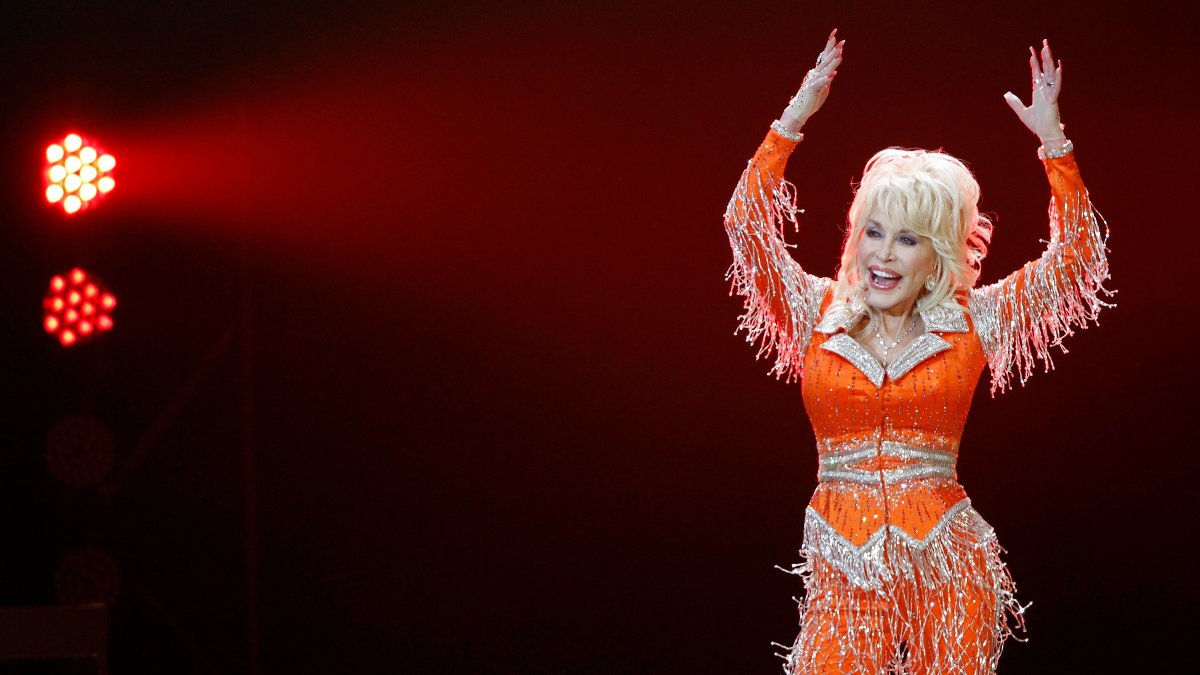 &lsquo;Dolly Day: Freebies, discounts in the Chicago area in honor of Dolly Parton for &lsquo;925
