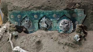 Italy Pompeii chariot