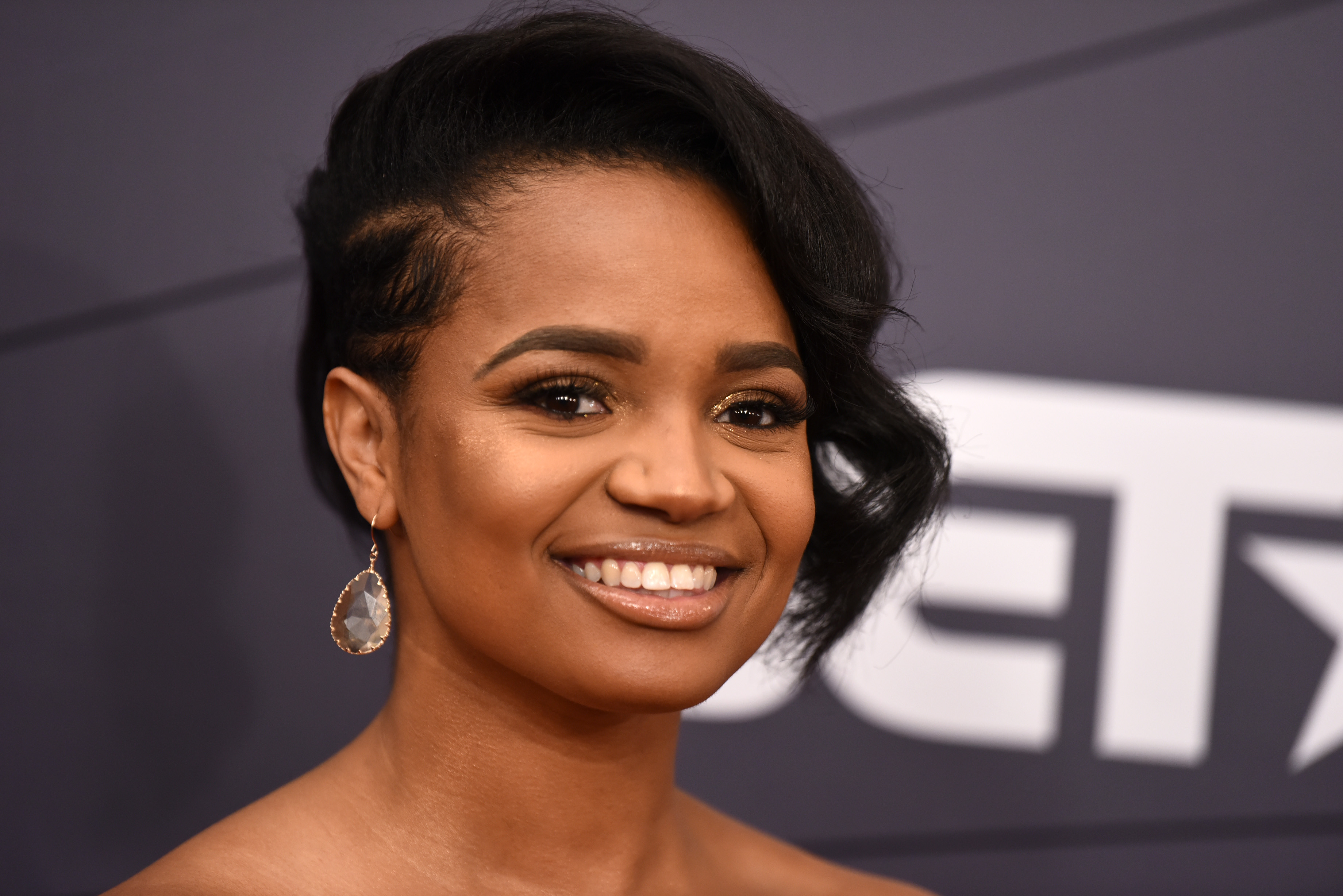 Call Me Kat Star Kyla Pratt Dishes On New Sitcom And Her Proud Family Reunion Nbc Chicago