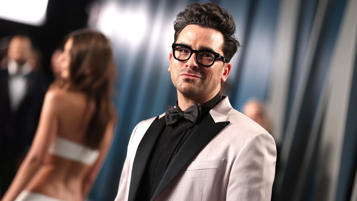 Dan Levy Tweets About Chicago’s Schitt’s Creek PopUp, Clears Up ‘Rumors’ NBC Chicago
