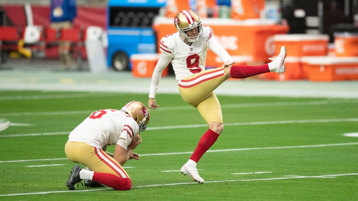 Under Center Podcast Robbie Gould Is a ‘Huge Fan’ of Bears QB Mitch