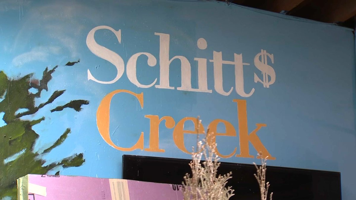 See Inside the Schitt’s Creek PopUp Opening in Chicago Friday NBC Chicago