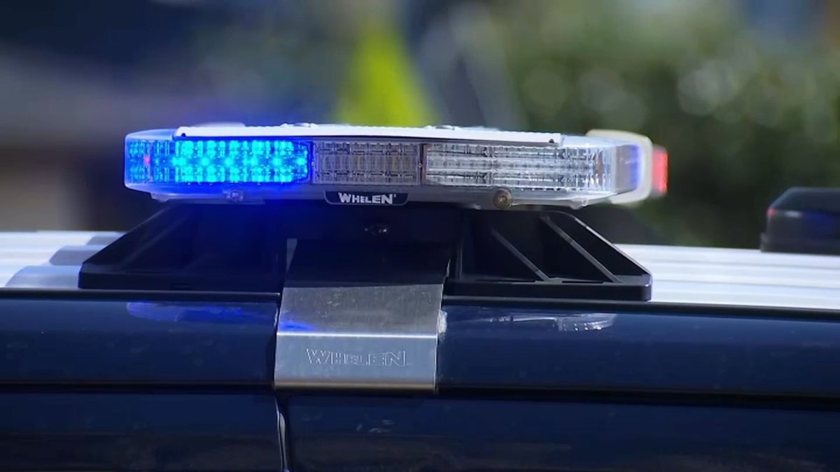 Westbound lanes of Indiana Toll Road stretch closed after car hauler crashes