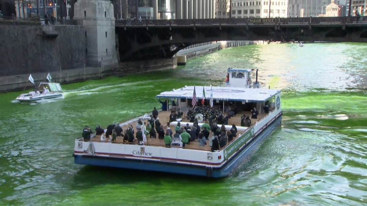 A Green Chicago River kicks off St. Patrick's Day celebrations - Medill  Reports Chicago
