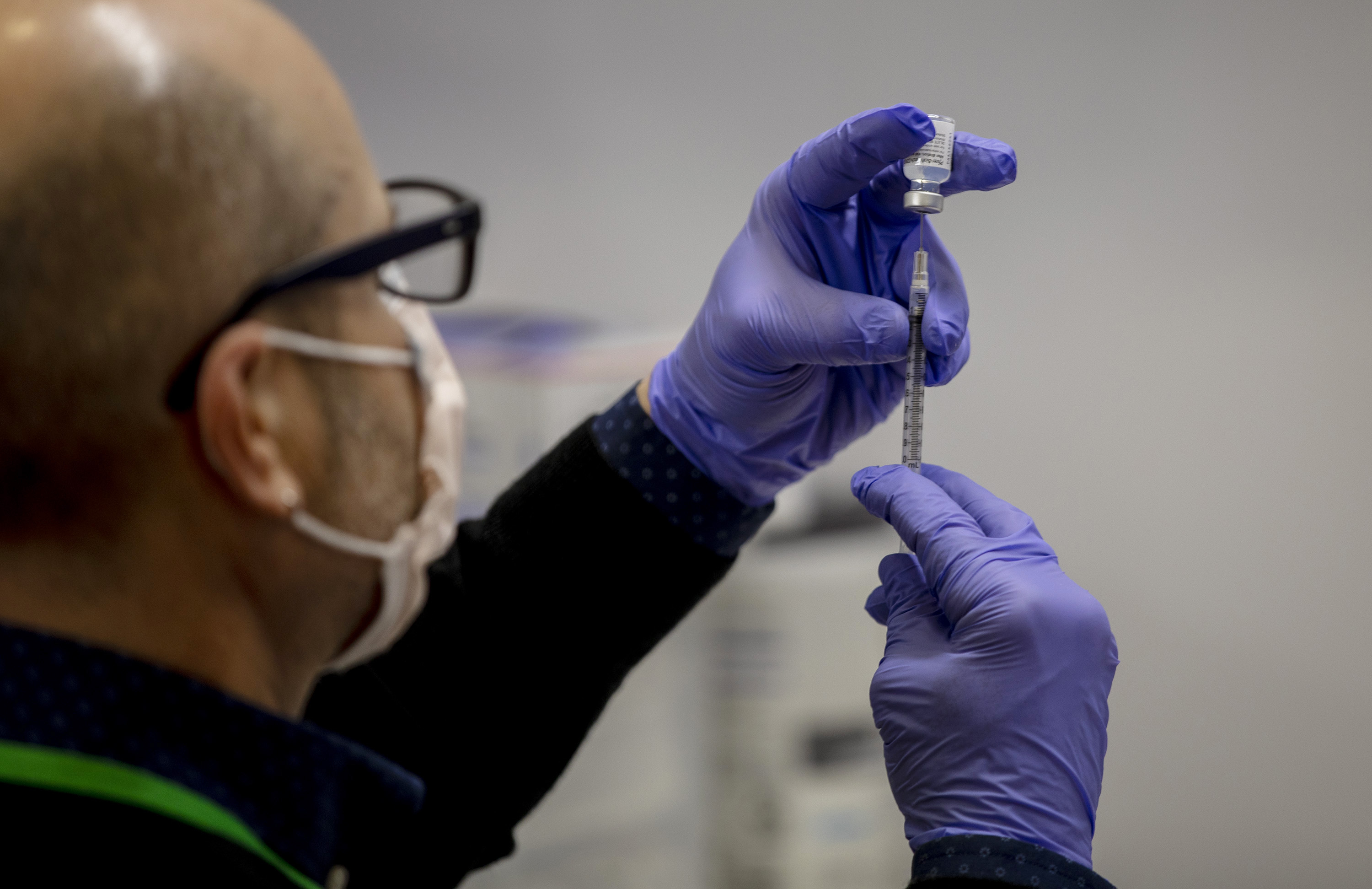 Who Is Eligible for the COVID Vaccine in Illinois as State Expands ...