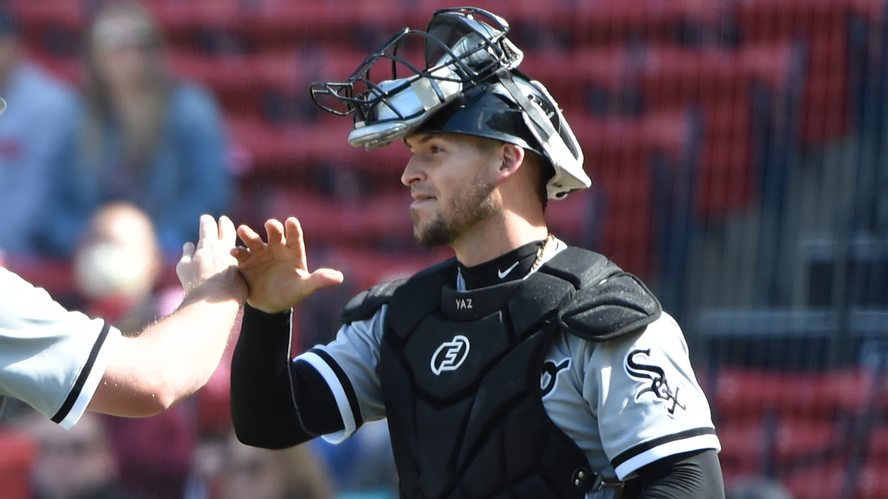 yasmani grandal catchers mitt