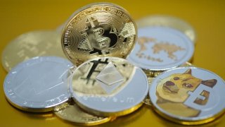 3 Important Differences Between Bitcoin and Dogecoin, According to Experts