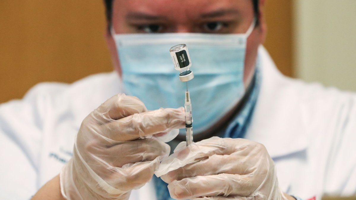 How to Schedule Your COVID Booster Shot in the Chicago Area – NBC Chicago