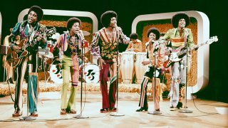 THE FLIP WILSON SHOW — Episode 306 — Pictured: (l-r) Tito Jackson, Marlon jackson, Jackie Jackson, Randy Jackson (congas), Michael Jackson, Jermaine Jackson of musical guest The Jackson 5 — (Photo by: Frank Carroll/NBCU Photo Bank/NBCUniversal via Getty Images via Getty Images)