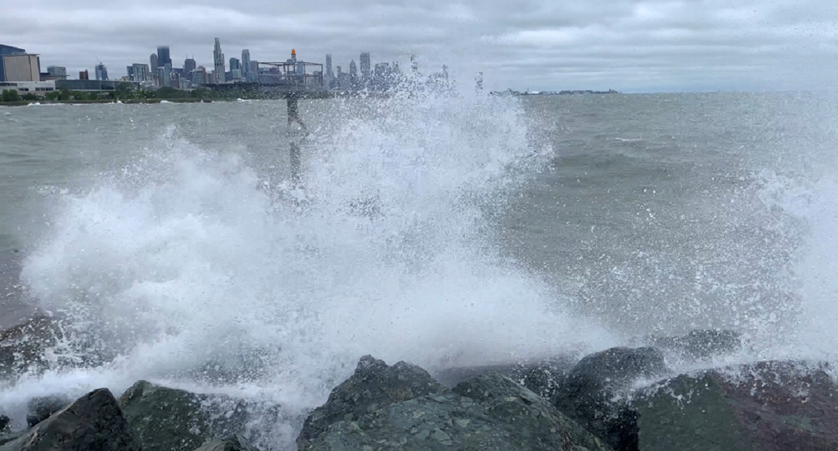 Chicago Weather: Ferocious Wind Gusts in Excess of 60 MPH Reported Across Region Saturday - Vimarsana News