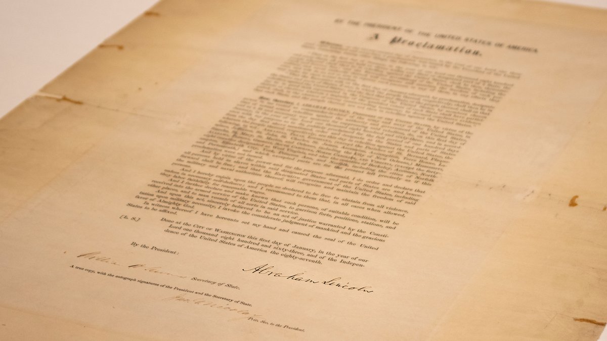 Read Proclamation Emancipation Proclamation, signed by Abraham Lincoln, to be displayed ...