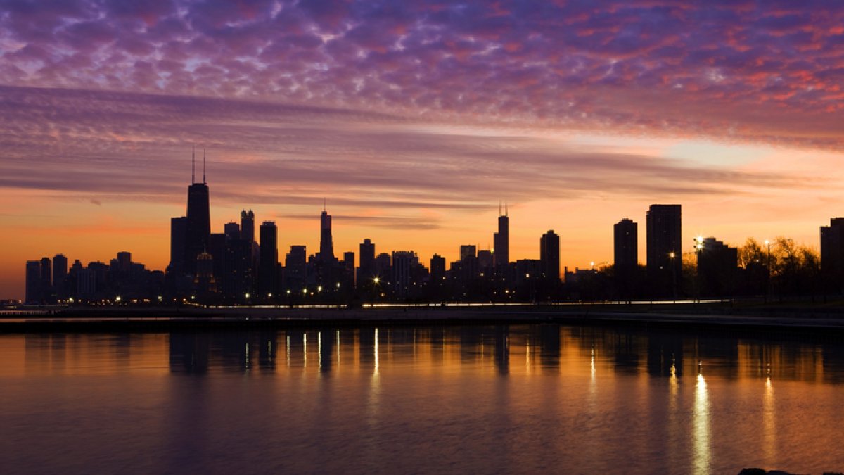 Chicagos &lsquo;lights out rule is in effect for spring. What it means if you live or work in the city