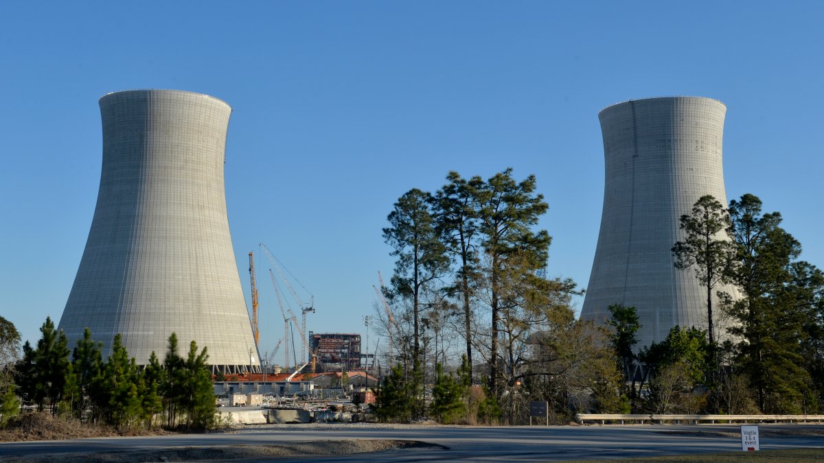 Illinois Senate approves plan to allow new nuclear reactors