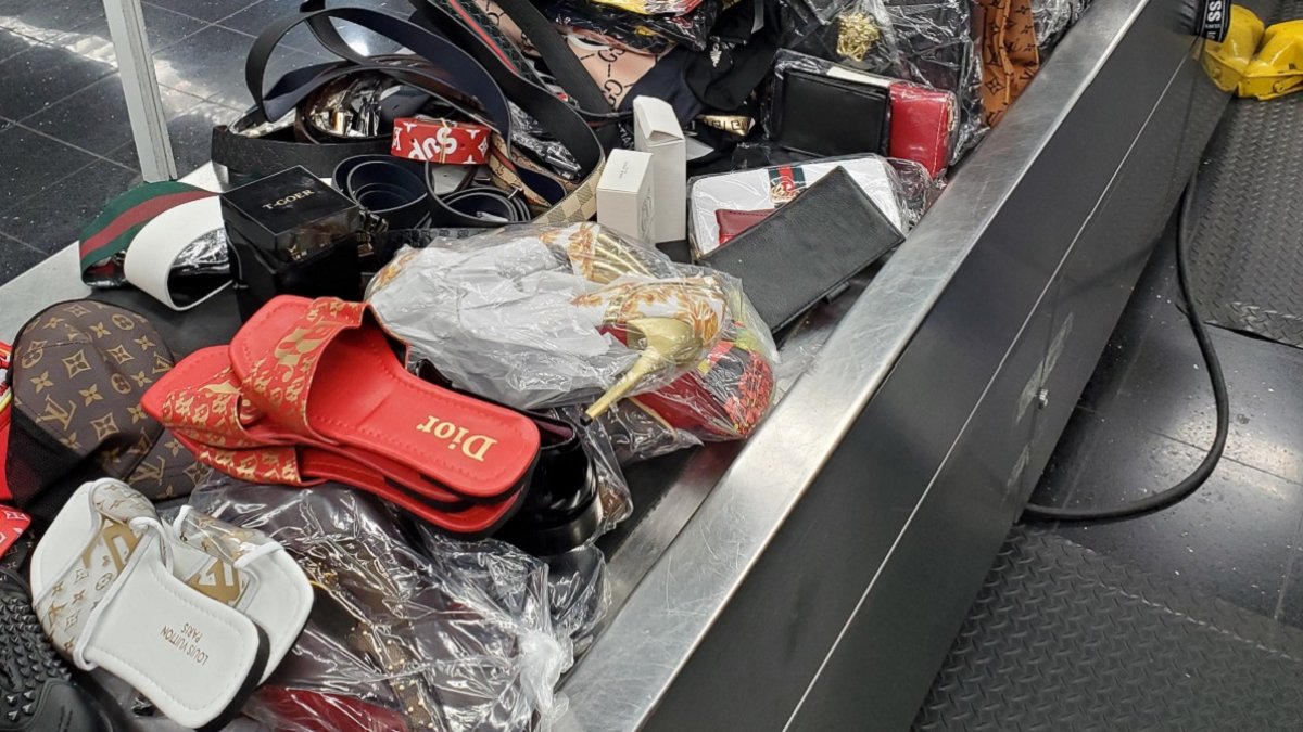 $552K of Counterfeit Gucci, Chanel Items Found in Chicago Passengers'  Luggage: CBP – NBC Chicago