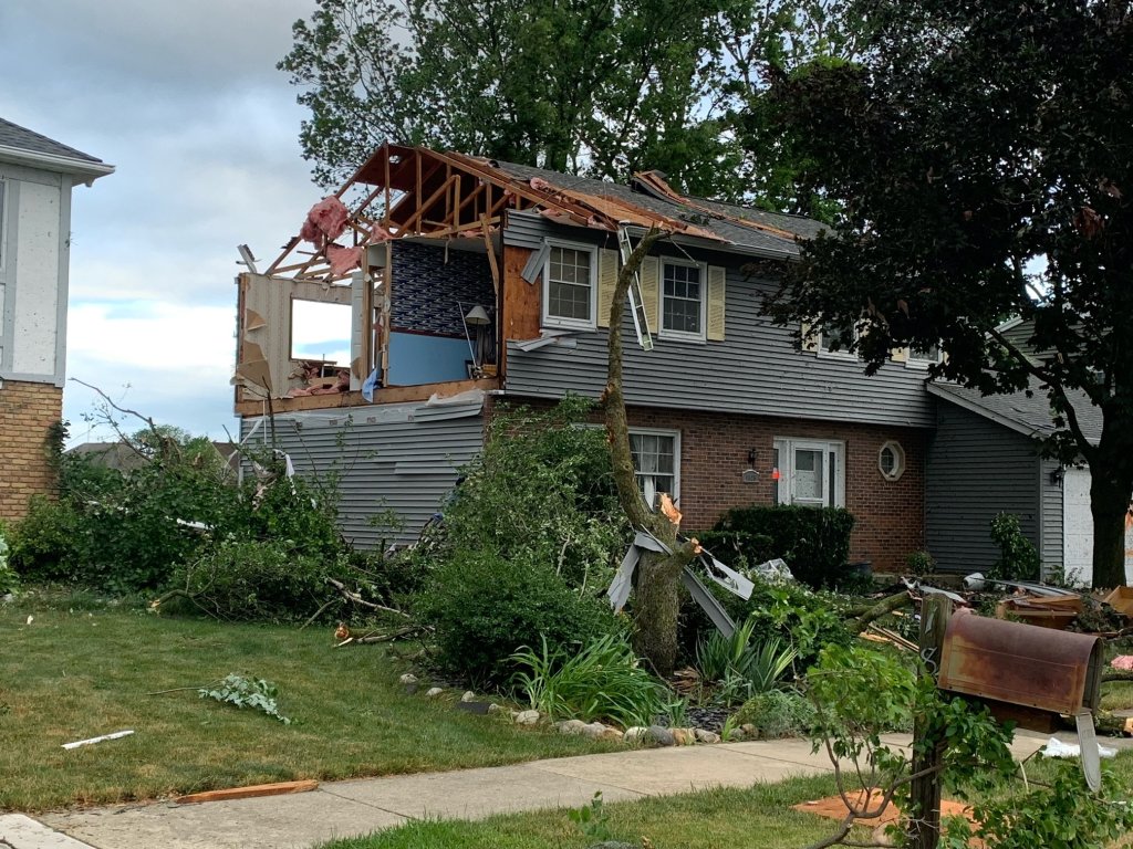 Photos: Tornado Damage in Naperville, Woodridge and Darien – NBC Chicago