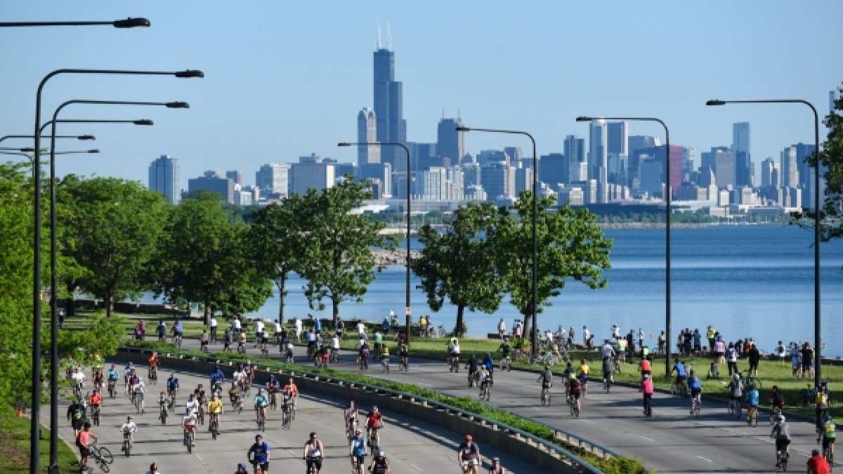 ‘Bike the Drive' takes over DuSable Lake Shore Drive, with iconic Chicago road closed to cars