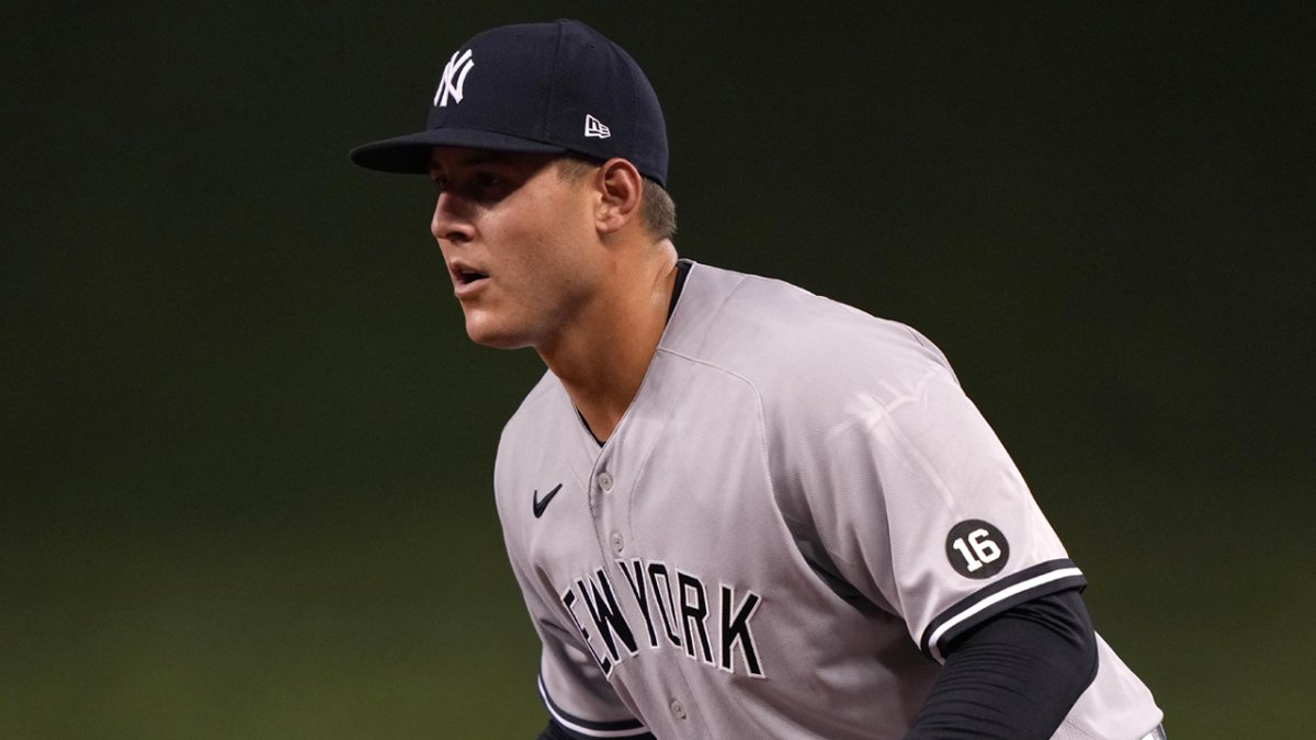 Anthony Rizzo makes his return to Chicago with the Yankees 
