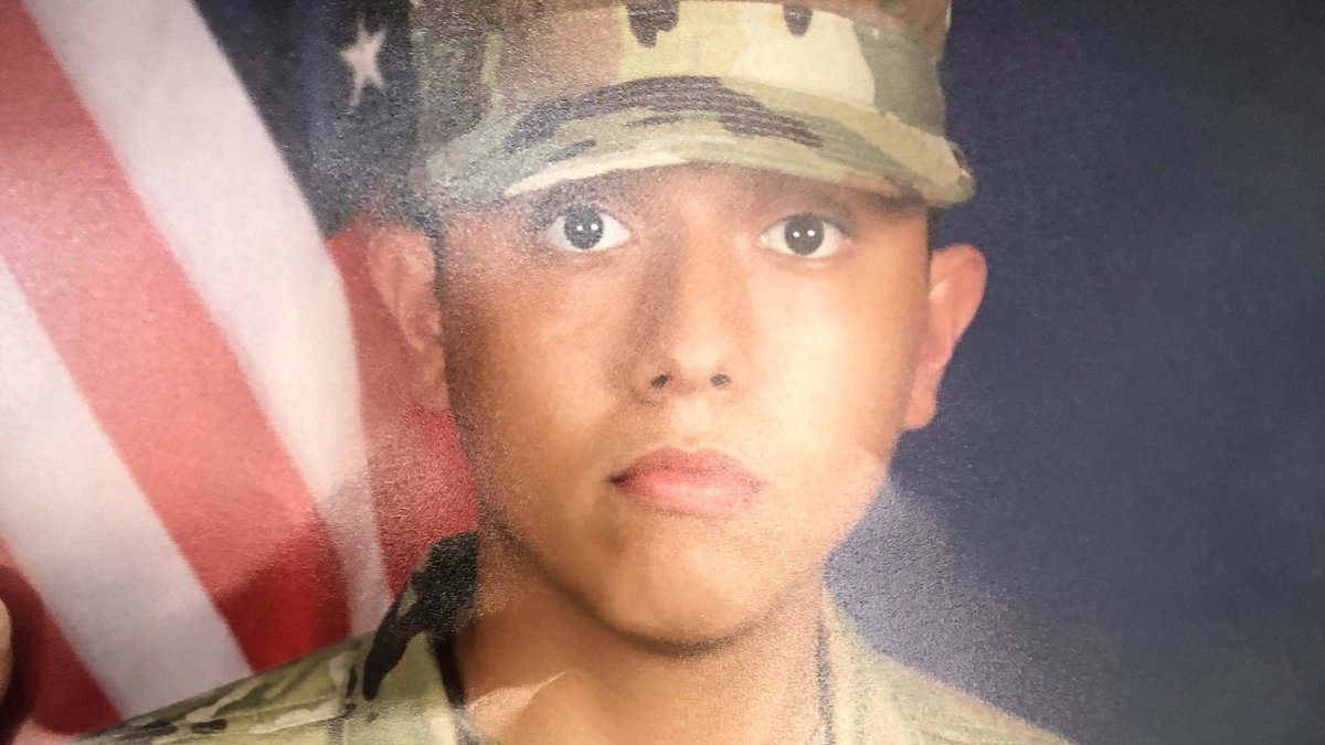 Read more about the article Family of Illinois National Guardsman asks public for help in finding suspected killer – NBC Chicago