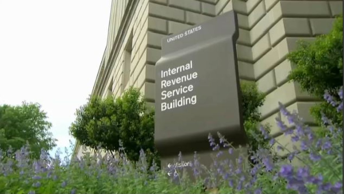 IRS is sending stimulus payments to 1 million Americans. Heres who is eligible