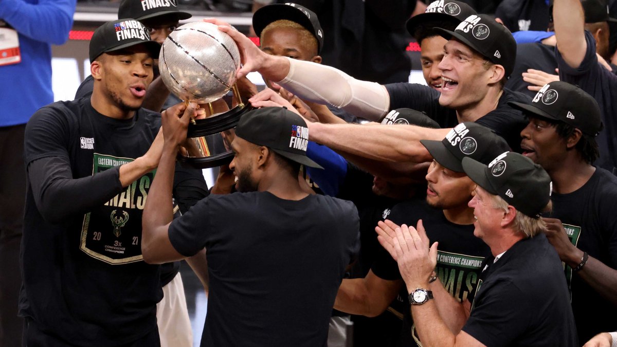 Khris Middleton Leads Milwaukee Bucks to First NBA Finals Since 1974 ...