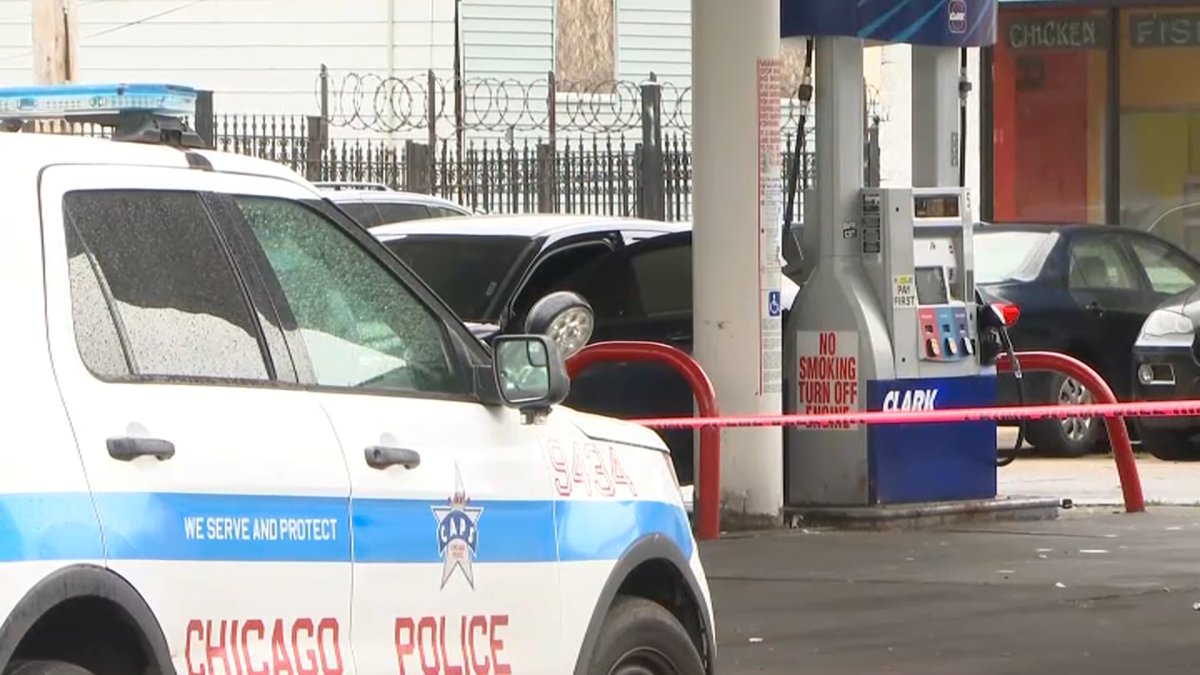 2 Men Fatally Shot Outside West Englewood Gas Station – NBC Chicago