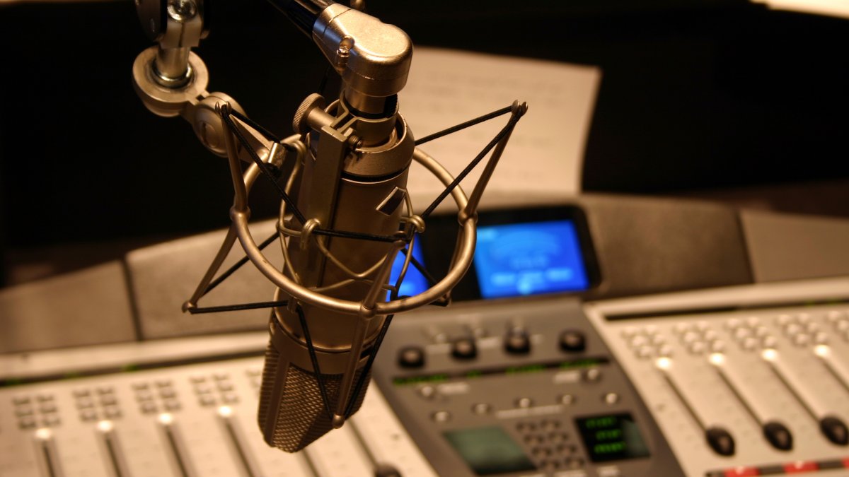 phil valentine radio host who regretted vaccine skepticism dies of covid 19 nbc chicago